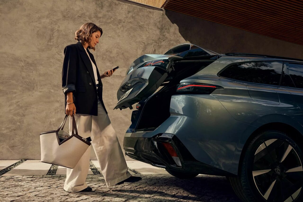 پژو ۳۰۸ با طراحی خشن و جذاب آمد / عکس