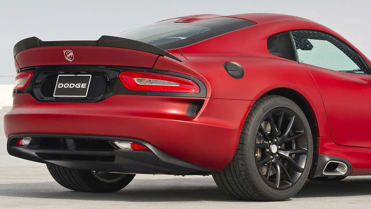 چرا در خودروها از اگزوزهای کنار بدنه استفاده می‌شود؟ /عکس