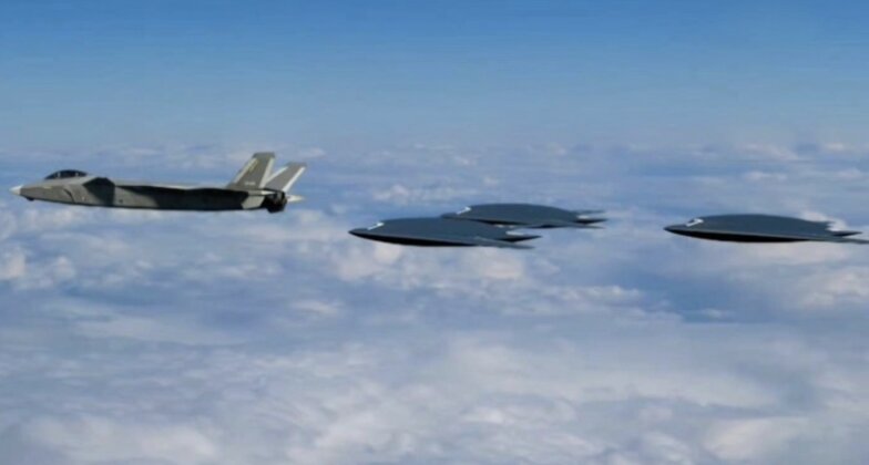 تاریخ‌سازی چین / استقرار اولین جنگنده پنهان‌کار بدون سرنشین در جهان