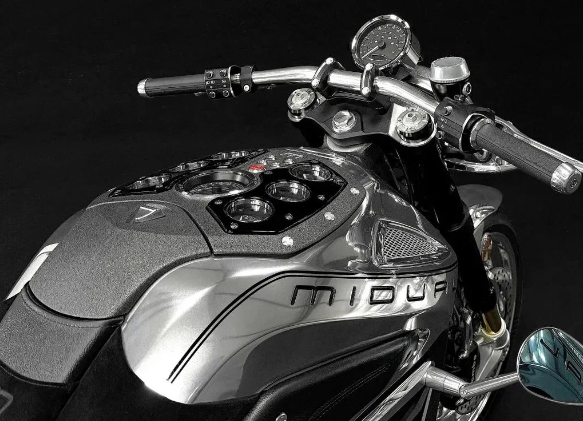 این موتورسیکلت فرانسوی هم‌قیمت یک پورشه است!