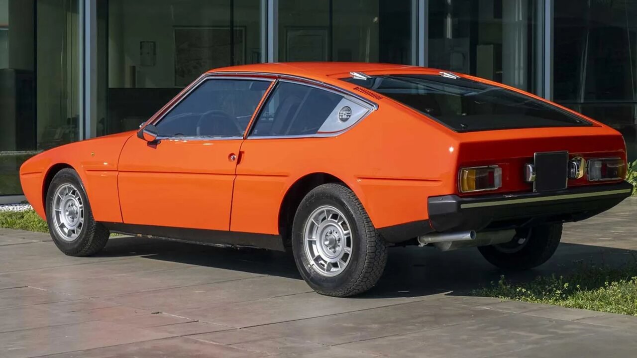 خودروی فرانسوی با چراغ‌های پیکان!