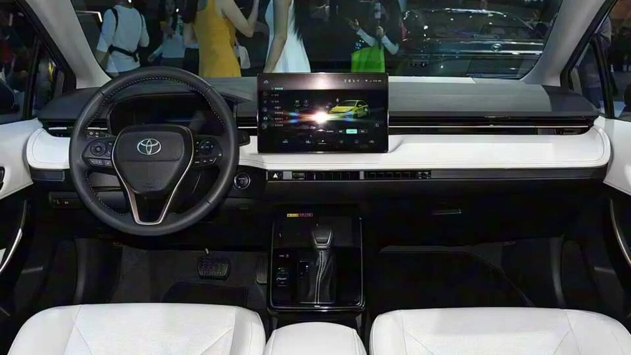 تویوتا کرولا نیوفیس در بازار ایران / عکس