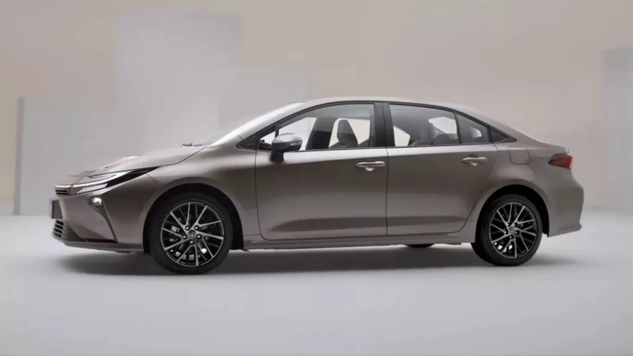 تویوتا کرولا نیوفیس در بازار ایران / عکس